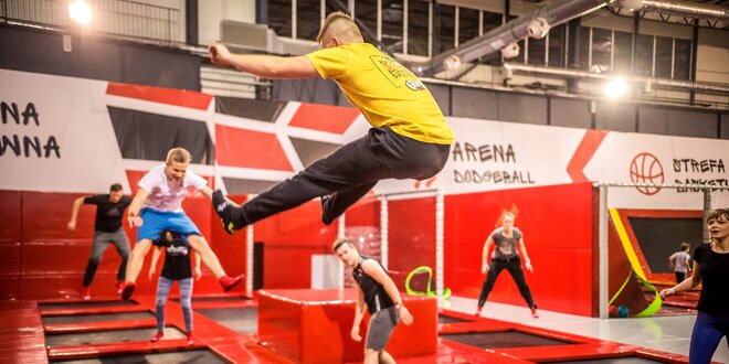 Hodina na trampolínách v polském JumpWorld Parku