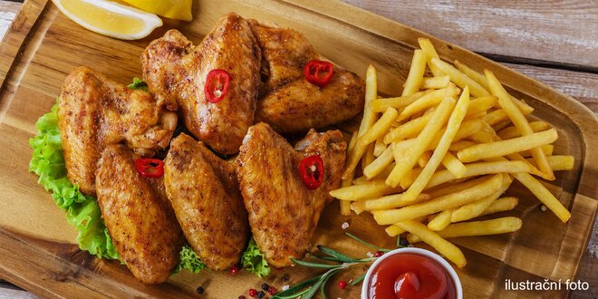 Buffalo Wings s hranolky a dvěma omáčkami pro 2