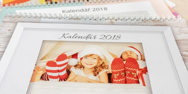 Nástěnný měsíční fotokalendář s vlastními jmény