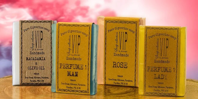 Glycerinová mýdla s přírodními oleji i mycí houba