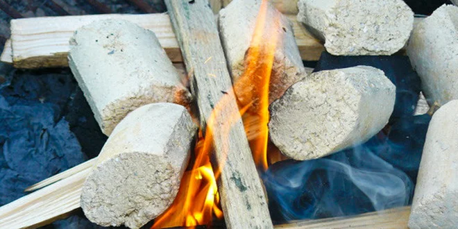 Šamotové brikety pro zdravější grilování – česká výroba