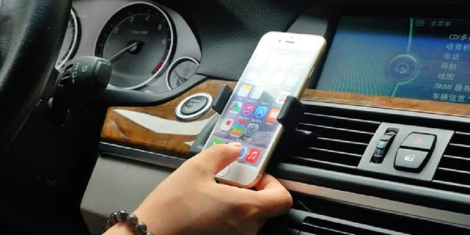 Držáky na mobil do mřížky ventilace auta
