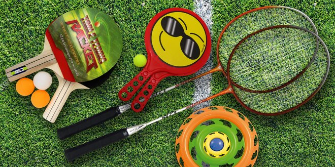Letní outdoorové hry: badminton i plážový tenis