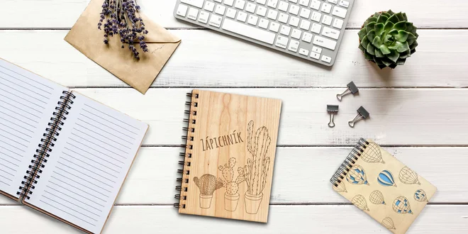 Dřevěné poznámkové bloky ve dvou velikostech