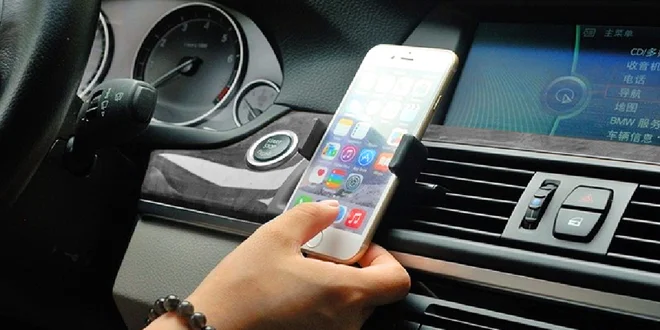 Držák na telefon do ventilátoru automobilu
