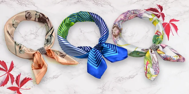 Elegantní saténové šátky se sponkou z perliček