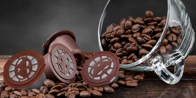 4 plnitelné kapsle pro Nespresso, odměrka a štětec