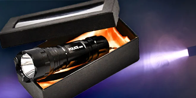 Praktická duralová policejní svítilna se svítivostí na 120 m