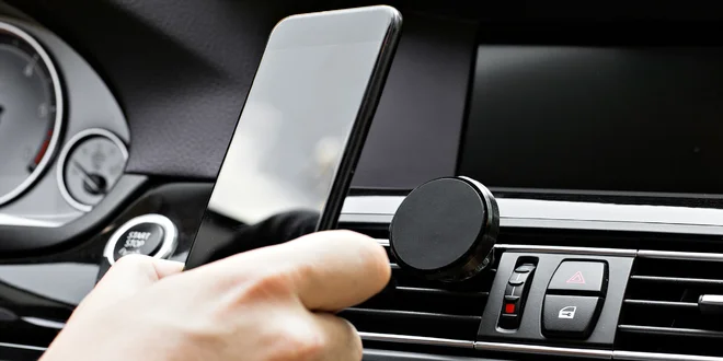 Magnetický držák na telefon do mřížky automobilu