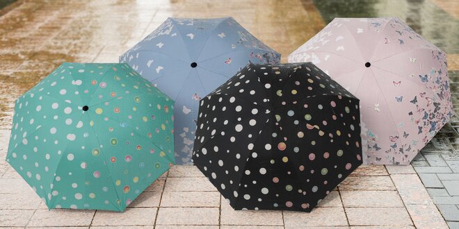 Deštníky měnící barvu v dešti: kytičky i puntíky
