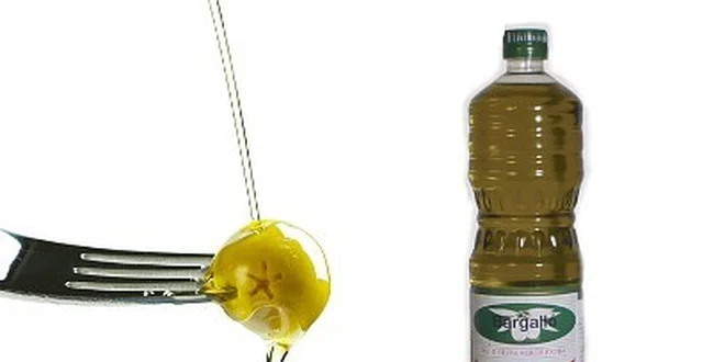 99 Kč za 1 litr Extra Virgin olivového oleje v původní hodnotě 199 Kč