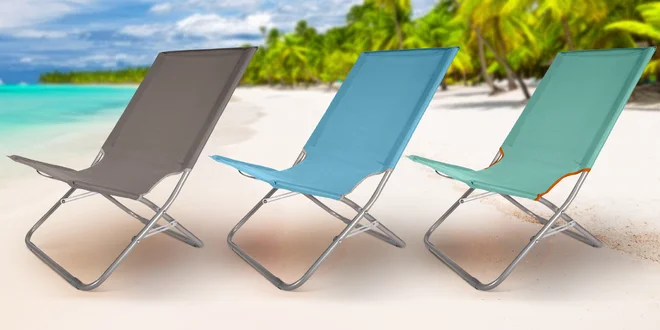 Letní relax: pevné skládací zahradní lehátko