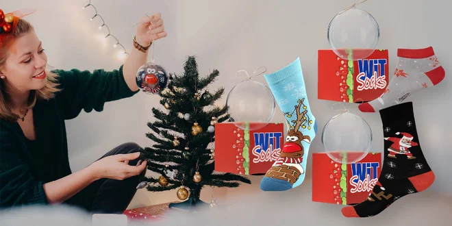 Vánoční ponožky v kouli na stromeček