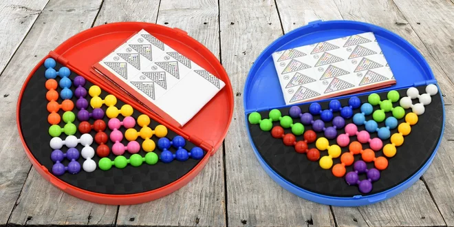 Logická skládací hra Pyramida pro děti i dospělé