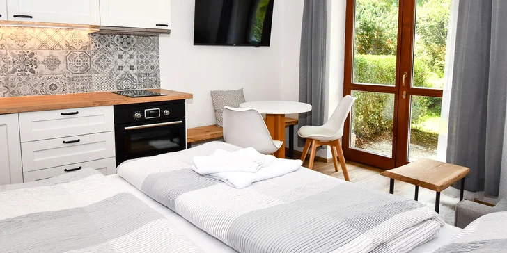 Zabydlíte se v moderně zařízeném apartmánu až pro 4 osoby (2 dospělí a 2 děti). 