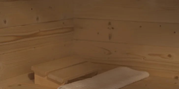 Pro relaxaci je kromě posezení připravené i dvoulůžko a pokud budete mít zájem, můžete si předem objednat také masáž. 