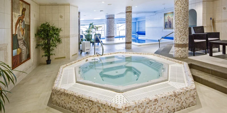Čekají vás výlety krásnou krajinou i relax ve wellness.