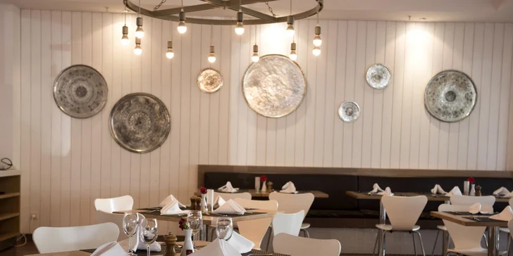 Hlavní restaurace Palmiye nabízí špičkovou mezinárodní kuchyni i tradiční turecké speciality připravované z nejčerstvějších surovin.