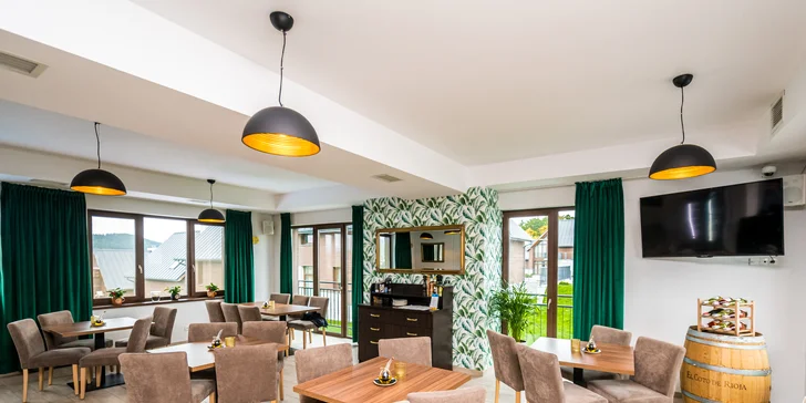 Je tu také italská restaurace a bistro.