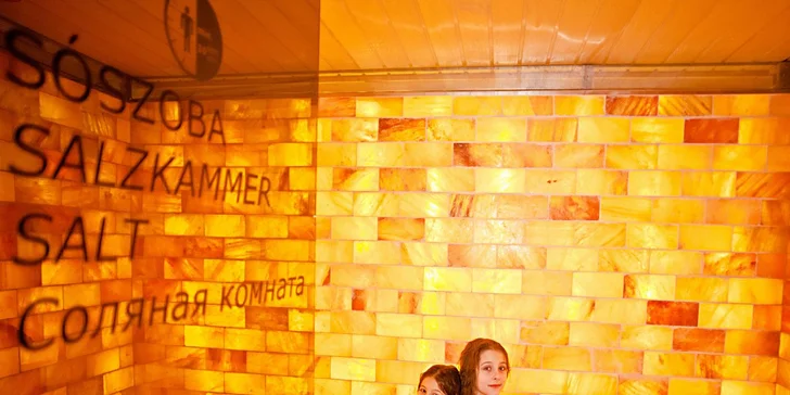Pro rodiny je připravena také finská, parní nebo aroma sauna a také solná místnost, která pomáhá při dýchacích potížích, alergiích nebo astmatu. 