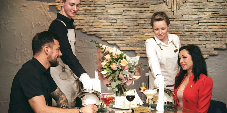 V ceně můžete mít buď snídaně, nebo rovnou polopenzi, případně zvolte pobyt s romantickou večeří při svíčkách.