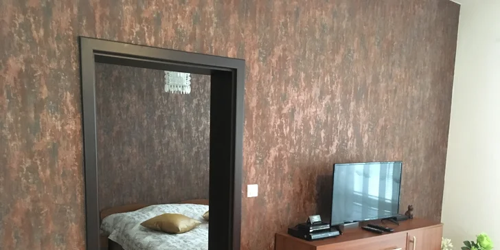 K dispozici jsou v každém apartmánu dvě pevná lůžka a až tři přistýlky.