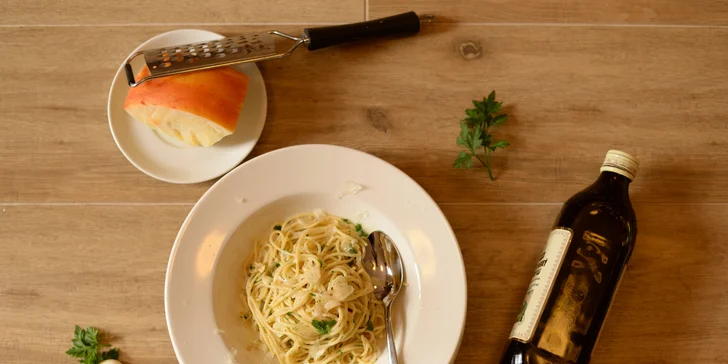 V restauraci připravují českou kuchyni, ale i těstoviny nebo burgery. 
