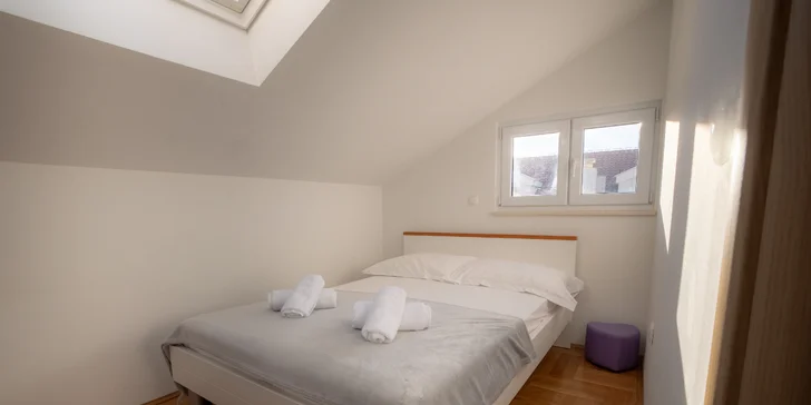 Tešiť sa môžete na moderne zariadené apartmány, ktoré sú vybavené všetkým, čo patrí k príjemnej dovolenke.