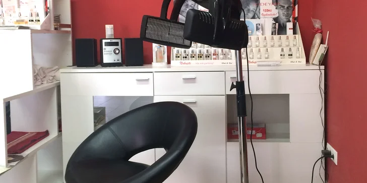 V nabídce také se střihem. 