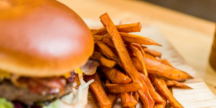 300 g Hovädzí burger s hranolčekmi