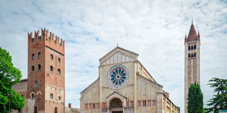 Bazilika San Zeno, kostol San Fermo Maggiore, kde sa konajú mnohé operné predstavenia.