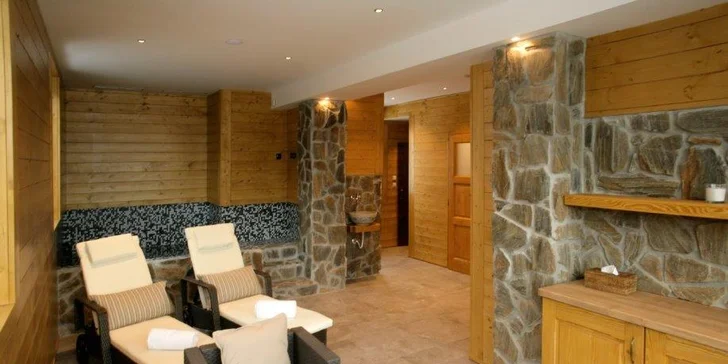 Součástí wellness je i relax zóna, kde můžete popíjet, číst, bavit se a poslouchat hudbu. Při příjezdu tu budete mít připravenou lahev vína. 