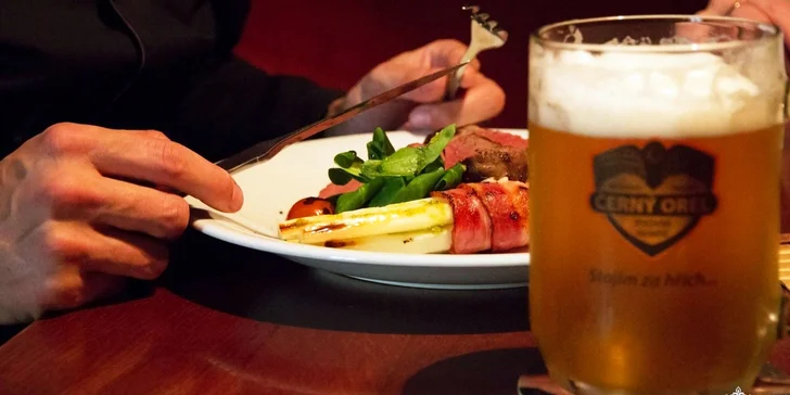 O vynikající pivo a jídlo tady nebude nouze.