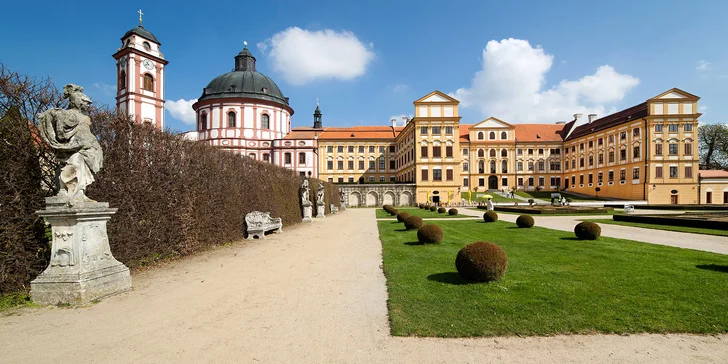 Pohoda na Vysočině: legendární hotel u barokního zámku, polopenze, sauna a bowling