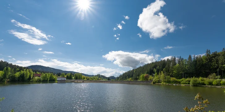 Priehrada Horná Bečva je len 15 minút chôdze.