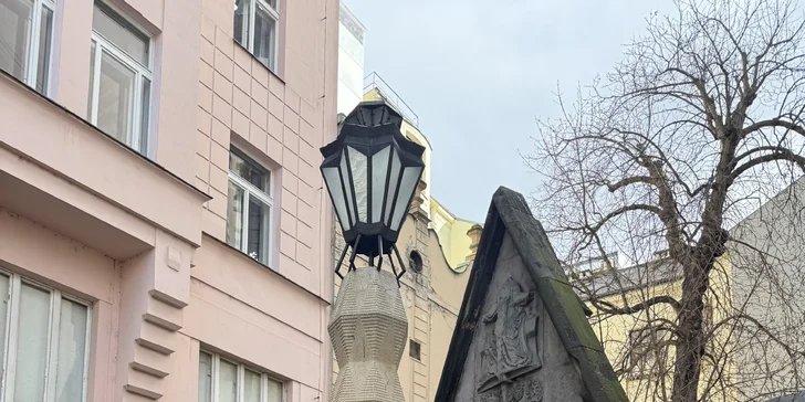 Těšit se můžete na díla známých architektů, originální detaily jako kubistickou lampu nebo ikonické domy, které obdivují turisté z celého světa.