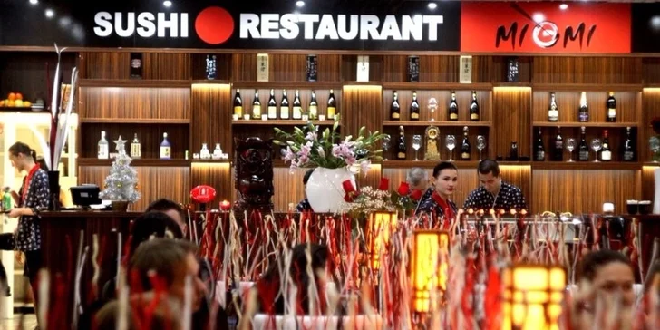 Ochutnáte sushi s lososem, ale i krevetami a úhořem.