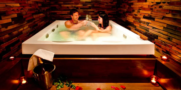 Čeká vás neomezený relax ve wellness, kde najdete vířivku, sauny, Kneippův chodník i relaxační místnost. 