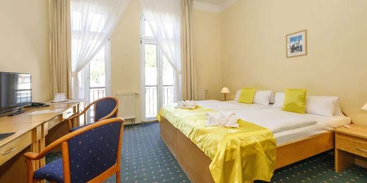 4* pobyt v centru Karlových Varů: ubytování se snídaní, polopenzí či plnou penzí, masáží i neomezným wellness