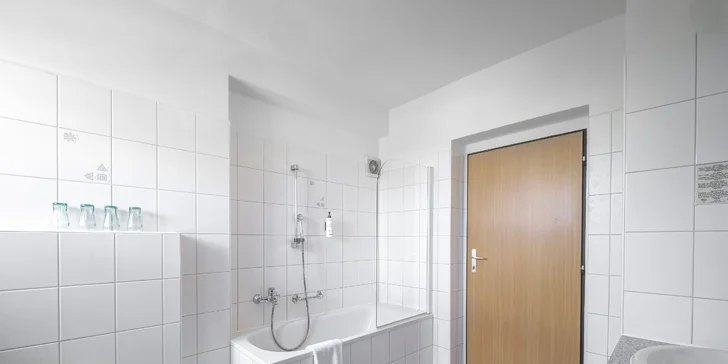 Samozřejmostí je koupelna se sprchou, WC, fénem a kosmetikou. 