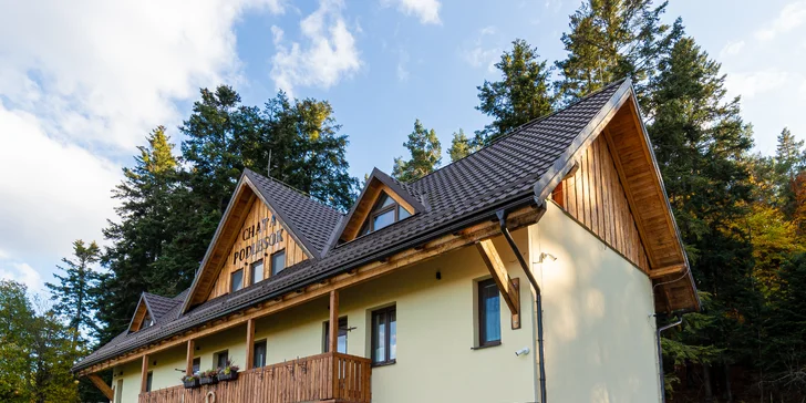 Pěší turistiku si užijete v soutěsce Veľký Sokol a roklích Piecky či Suchá Belá.