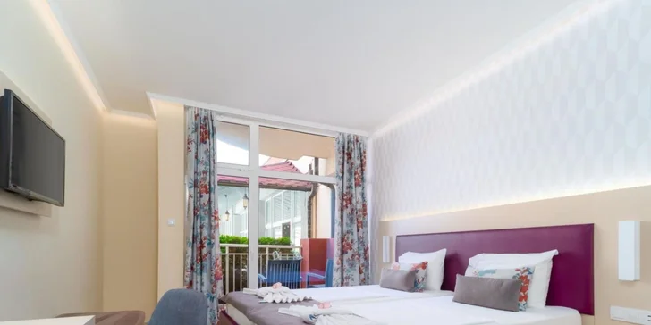 Zvolit můžete dvoulůžkový pokoj nebo apartmán. 