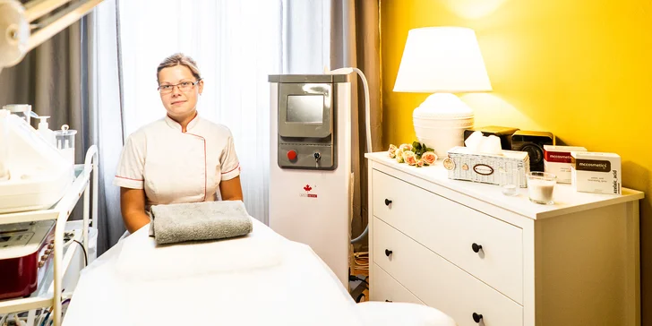 Těšit se můžete na úpravu obočí i masáž, která tvář prokrví a připraví na hloubkové čištění. A nemine vás ani odpočinek s maskou a sérum, které je plná blahodárných látek. 