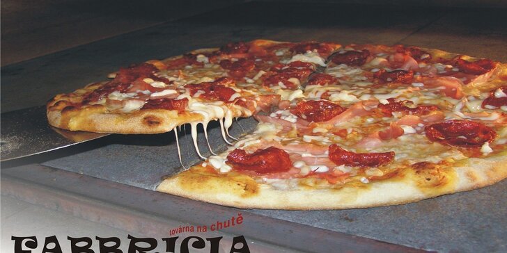 299 Kč za 4 výborné pizzy dle vašeho výběru od pizzerie Fabbricia v hodnotě 596 Kč. Pozvěte přátele a nechte si všechny pizzy zdarma dovézt nebo se pro ně zastavte kdykoliv dle chuti, ušetříte až 50 %!