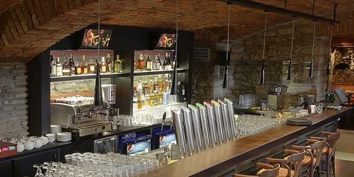 Zlatavý mok jen za 3 Kč?! ANO! Dnes jedině se Slevomatem pivo s 91% slevou! Vychutnejte si 5 dobře vychlazených piv jen za 15 Kč v restauraci Potrefená Husa!
