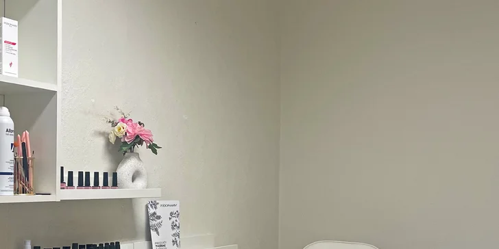 Pedikérka Kristýna Kněžková dokáže úžasným způsobem spojit klasickou pedikúru s dávkou relaxace. 

