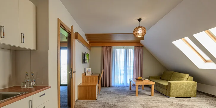 Můžete si vybrat z více pokojů, případně si zvolte rodinný apartmán, do kterého se vejde až 6 osob.