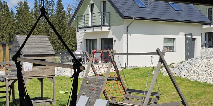  Každý domek nabízí terasu s posezením a možností grilování.