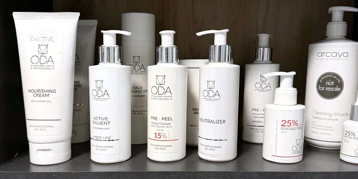 Vybrat si můžete luxusní glow rituály, anti-age liftingová ošetření, hloubkové čištění problematické pleti nebo relaxační kosmetickou terapii.