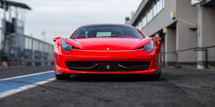 FERRARI 458 ITALIA